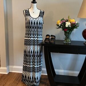 Mario Serrani Black & White Geometric Sleeveless Maxi Dress